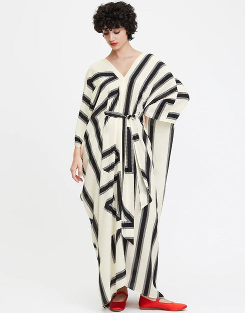 Black & White French Moss Kaftan Closure View