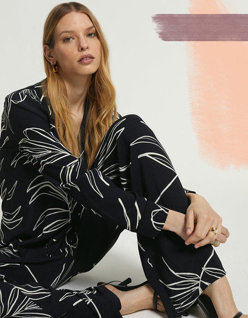 Black Latest Printed Oversize Shirt & Pant Closure View