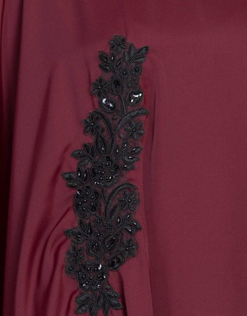 Trendy embellished patch Nida Kaftan Maroon