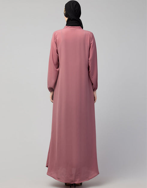 Chic Front open Contrast Embroidery Casual Abaya In The Color Mauve Pink