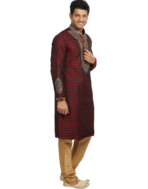 Maroon Kurta Kela Brocade Chudidaar Closure View