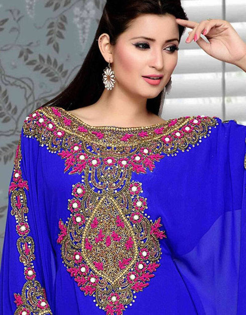Women kaftan in work