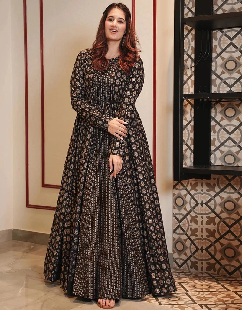 Women's Coal Black Muslin Digital Printed Gown Set Black / M | Trendia Global